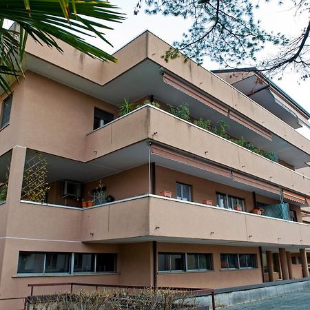 Sky View Apartment Como Bagian luar foto