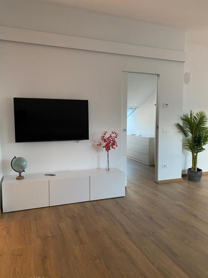 Sky View Apartment Como Bagian luar foto